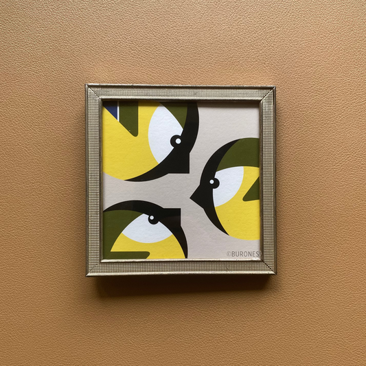 Koolmezen artprint in vintage lijstje met bolglas